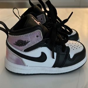Air Jordan toddler girl shoes US 5C(11 cm) worn twice